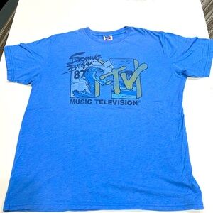 Junk food, clothing, men’s XL MTV spring break T-shirt